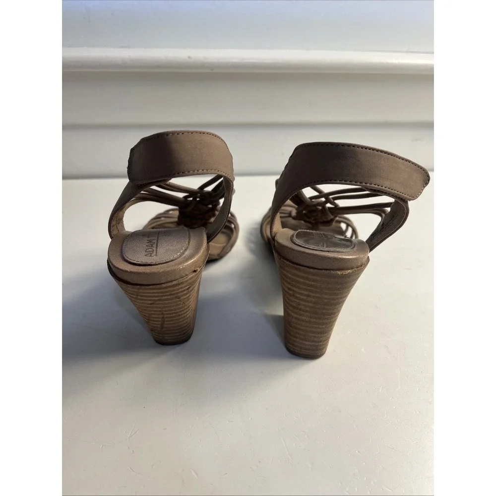 ADAM TUCKER Me Too Leather Up Sandals Chunky Heel Brown‎ Sz 7M Open Toe